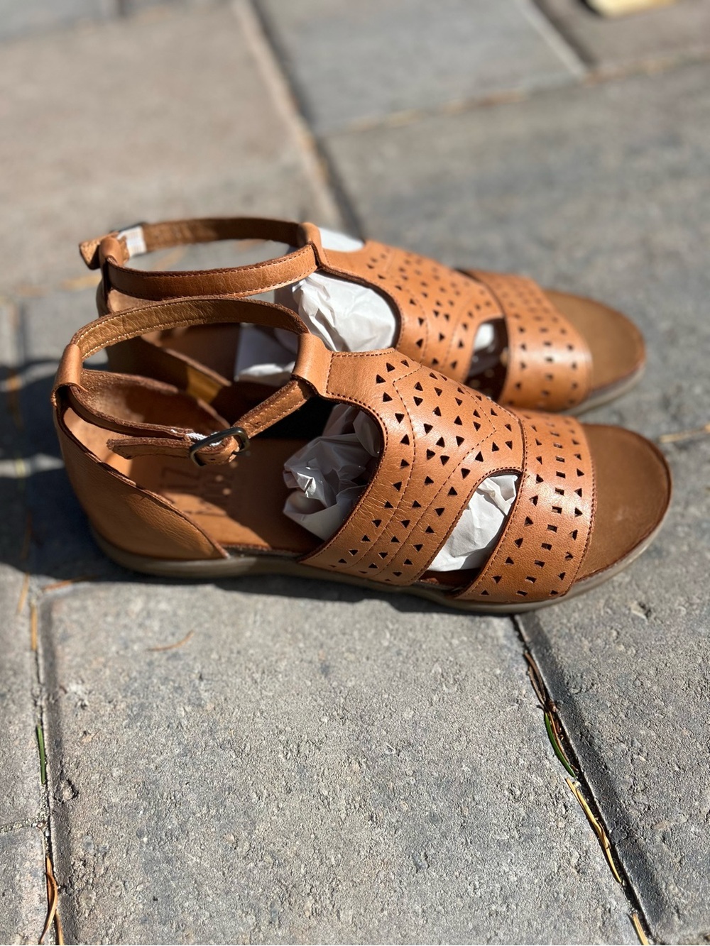 Miz Mooz Corvo Brandy Leather Laser Cutout Ankle Strap Sandals Size 38 NIB